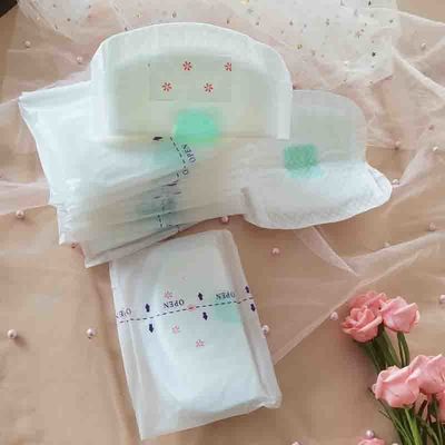 Impressão personalizada Pulpa de Fluff SAP Tecido não tecido Coxas descartáveis para rótulo privado