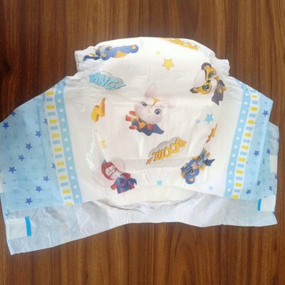 Produto de tecido não tecido Super absorvente de fraldas para bebês e adultos