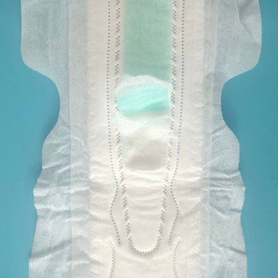 Serviços sanitários femininos não tecidos com alta absorção de água e design suave e respirável
