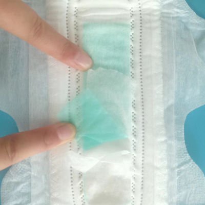 Serviços sanitários femininos não tecidos com alta absorção de água e design suave e respirável